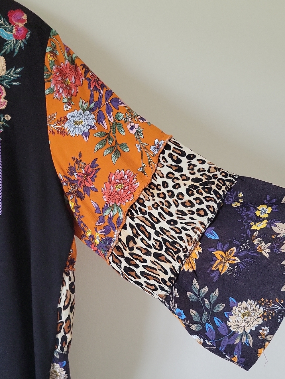 Calessa Black Embroidered Tunic Size XL - Picture 3 of 7